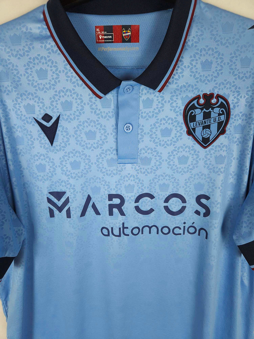 2023-24 Levante derde shirt
