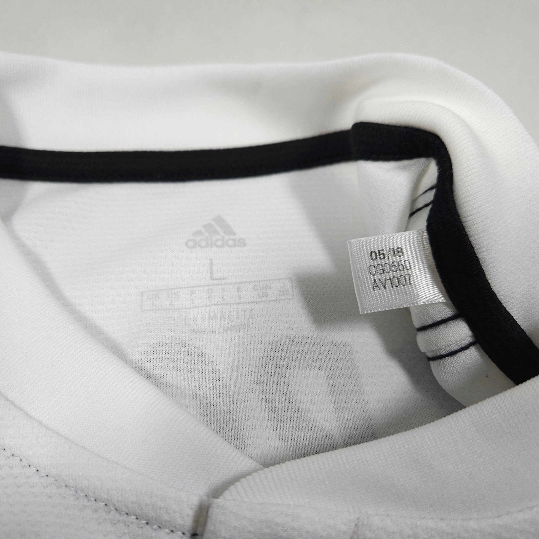 2018-19 Real Madrid Home Shirt Kroos #8 detailed view 7