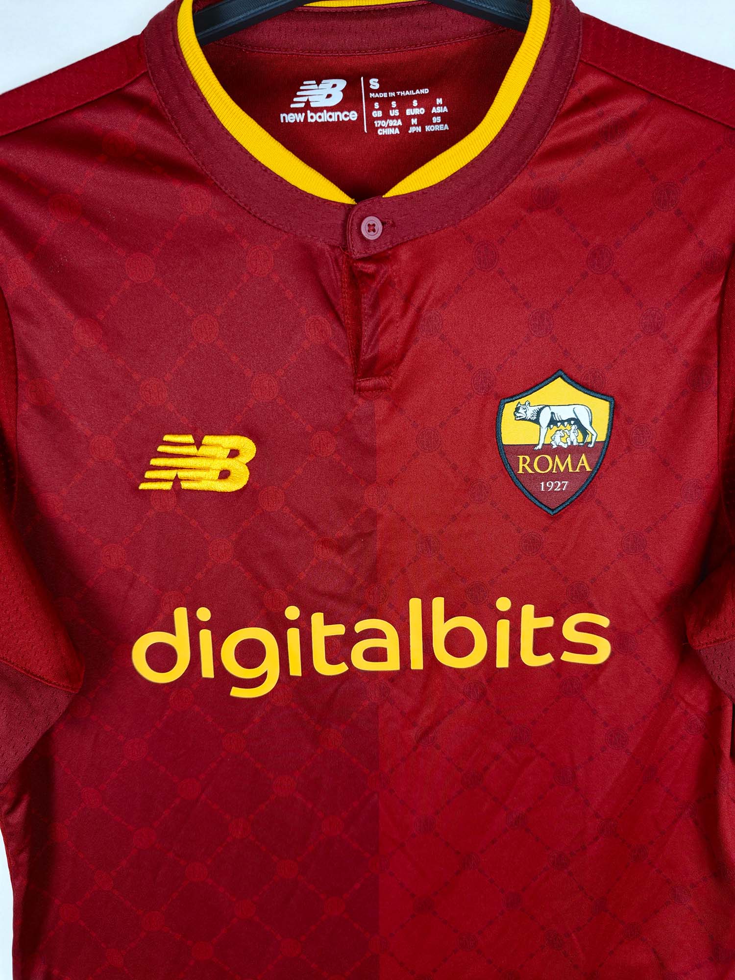 2022-23 AS Roma thuisshirt