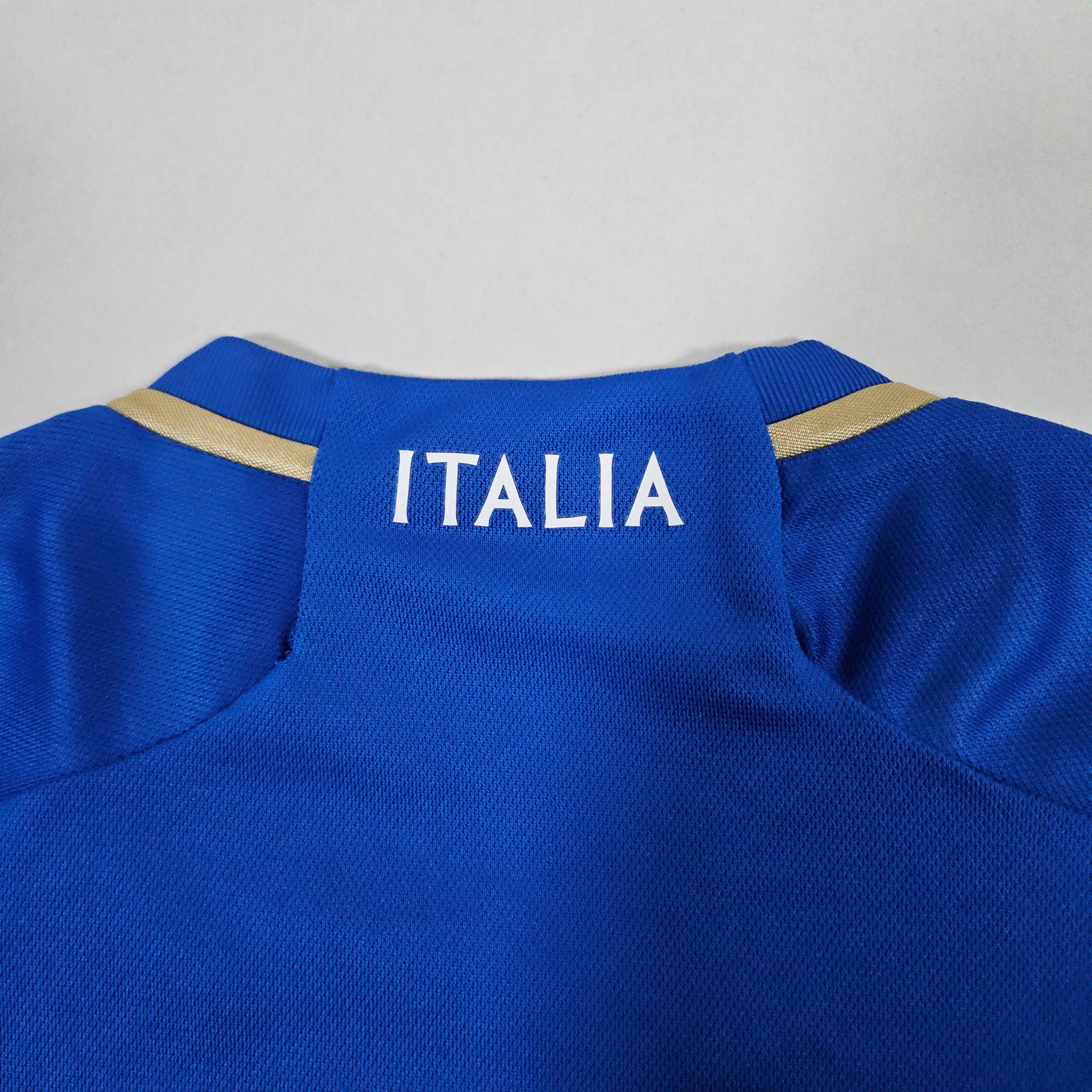 Italy Home Shirt 2023 detailed view 5