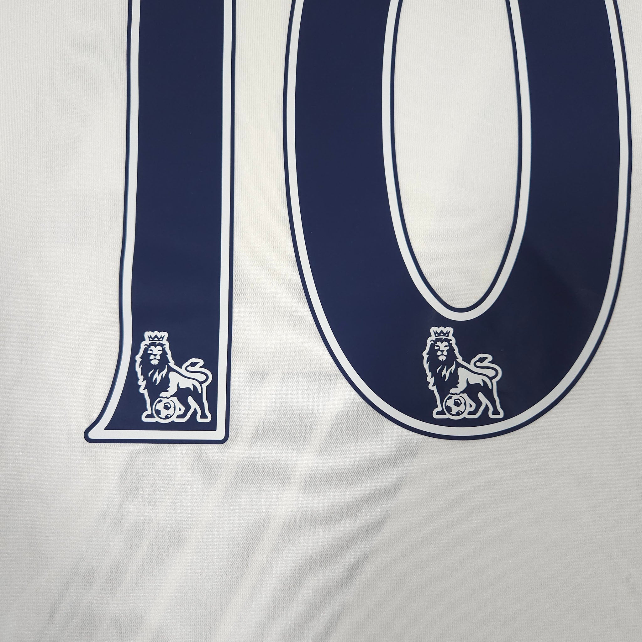 2015-16 Tottenham Hotspur Home Shirt Kane #10 detailed view 8