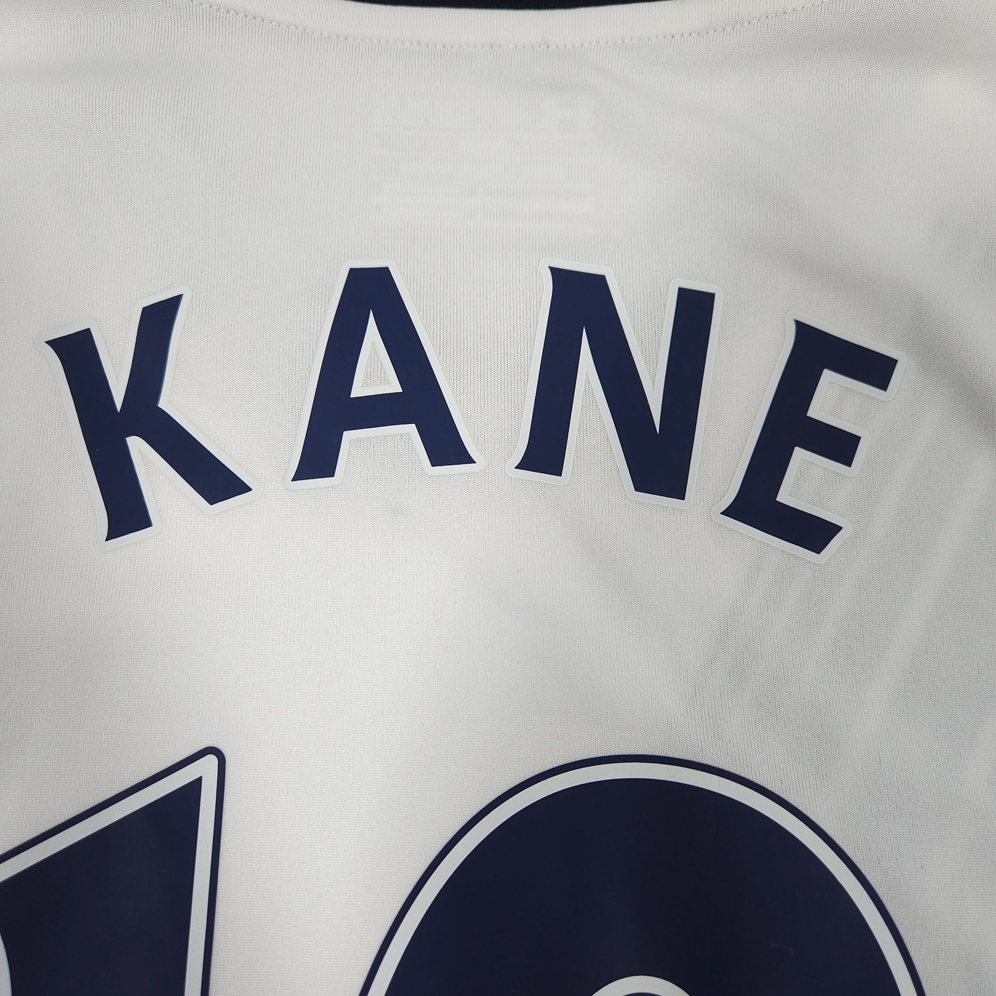 2015-16 Tottenham Hotspur Home Shirt Kane #10 detailed view 9
