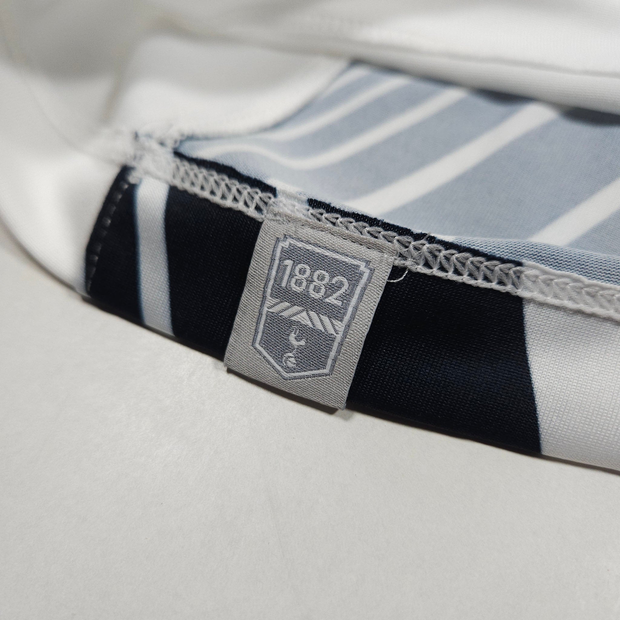 2015-16 Tottenham Hotspur Home Shirt Kane #10 detailed view 5