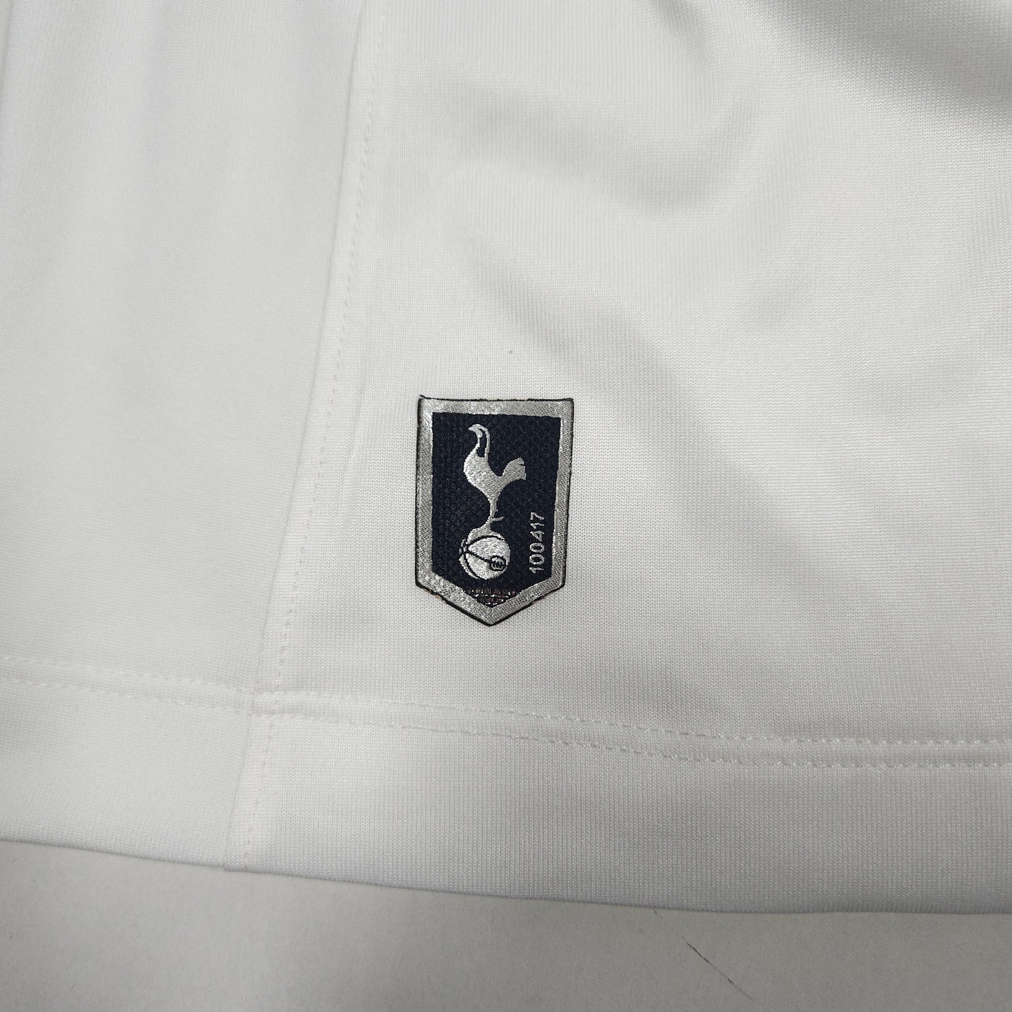 2015-16 Tottenham Hotspur Home Shirt Kane #10 detailed view 6