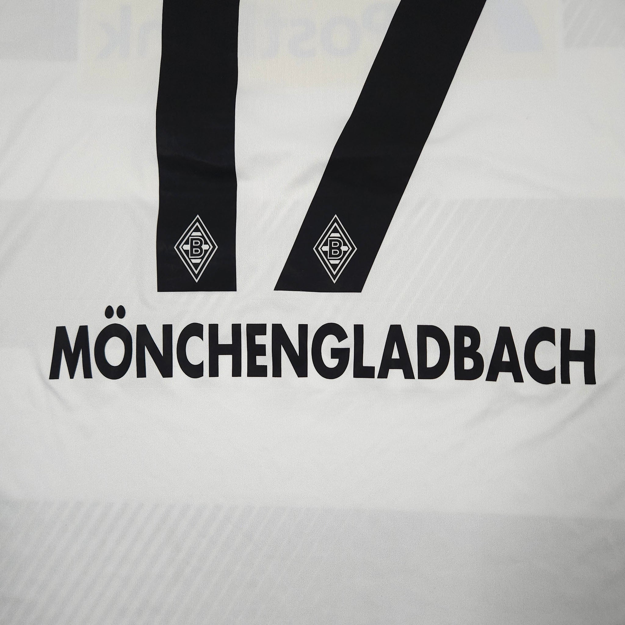 2016-17 Borussia Mönchengladbach Home Shirt Wendt #17 detailed view 8
