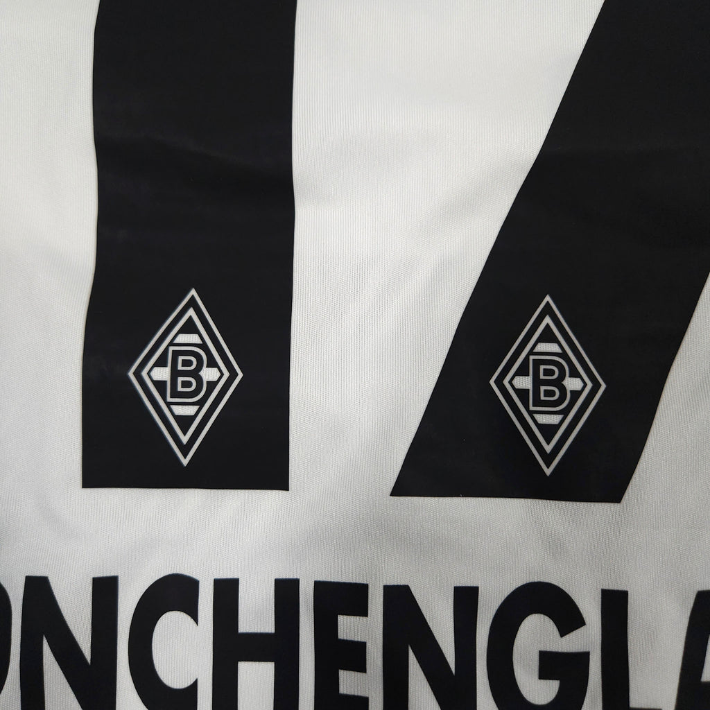 2016-17 Borussia Mönchengladbach Home Shirt Wendt #17 - detailed view