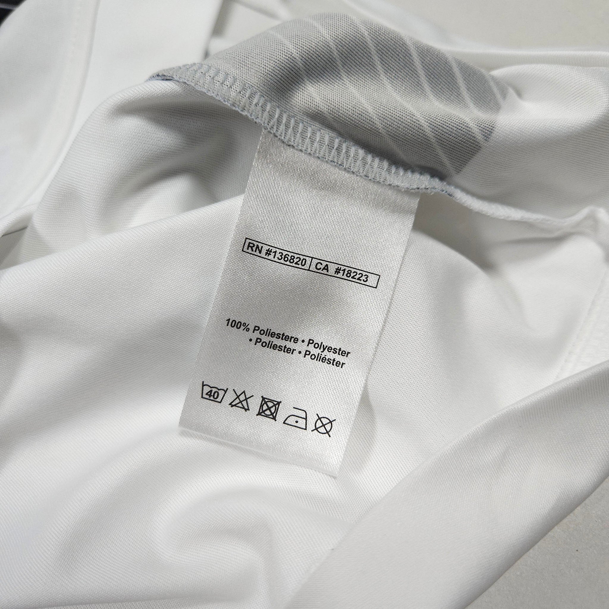 2016-17 Borussia Mönchengladbach Home Shirt Wendt #17 detailed view 12