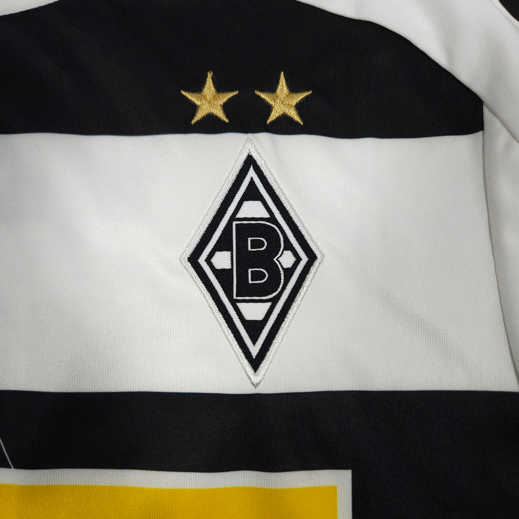 2016-17 Borussia Mönchengladbach Home Shirt Wendt #17 - detailed view