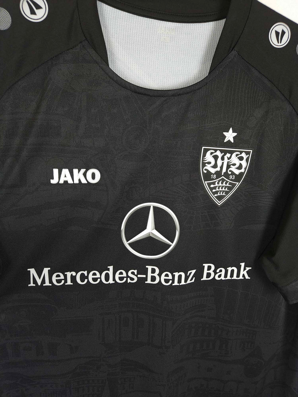 2022-23 Stuttgart derde shirt