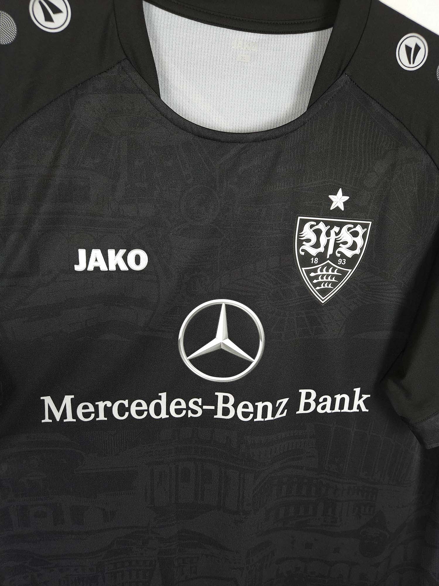2022-23 Stuttgart derde shirt