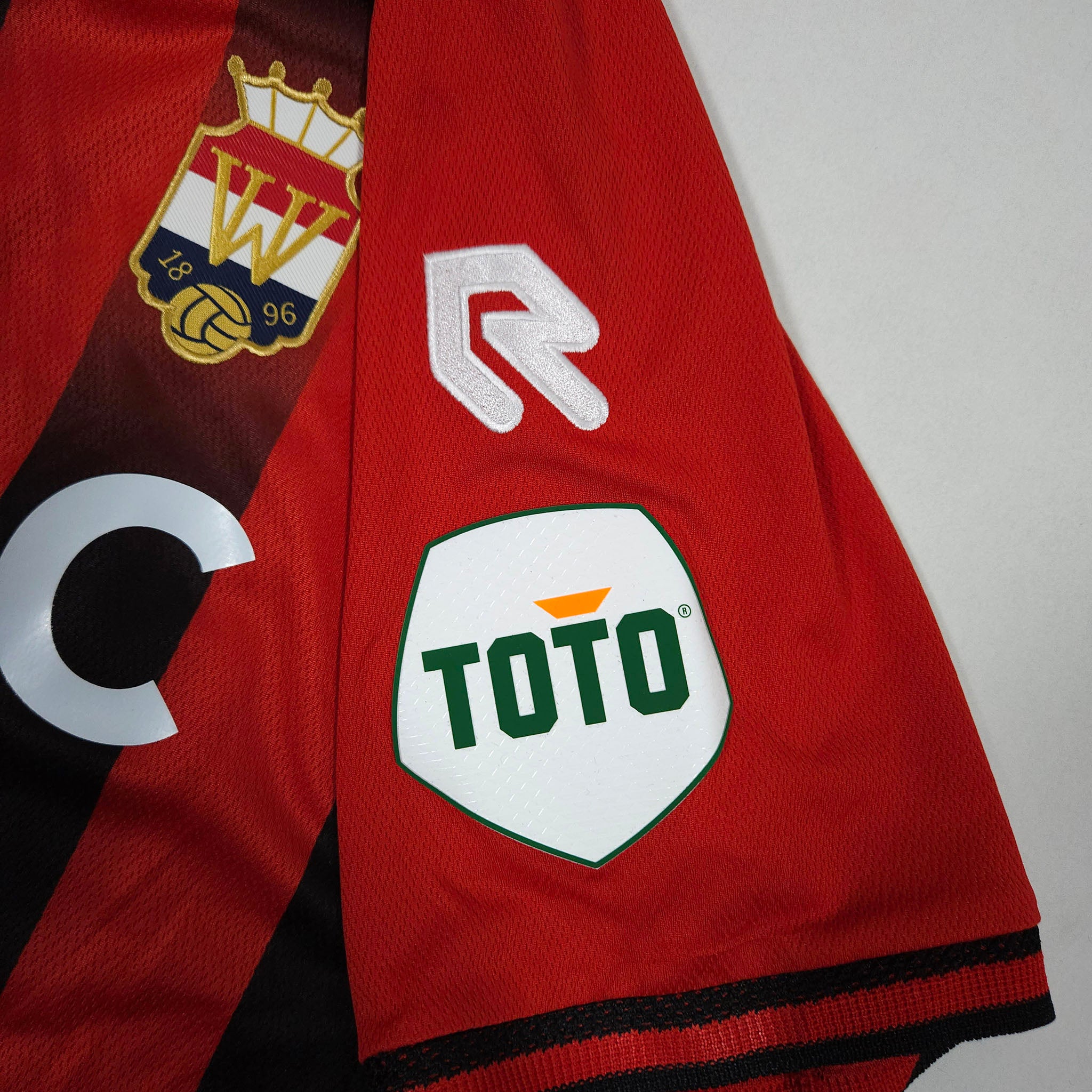 2023-24 Willem II Away Shirt Oosting #29 detailed view 6