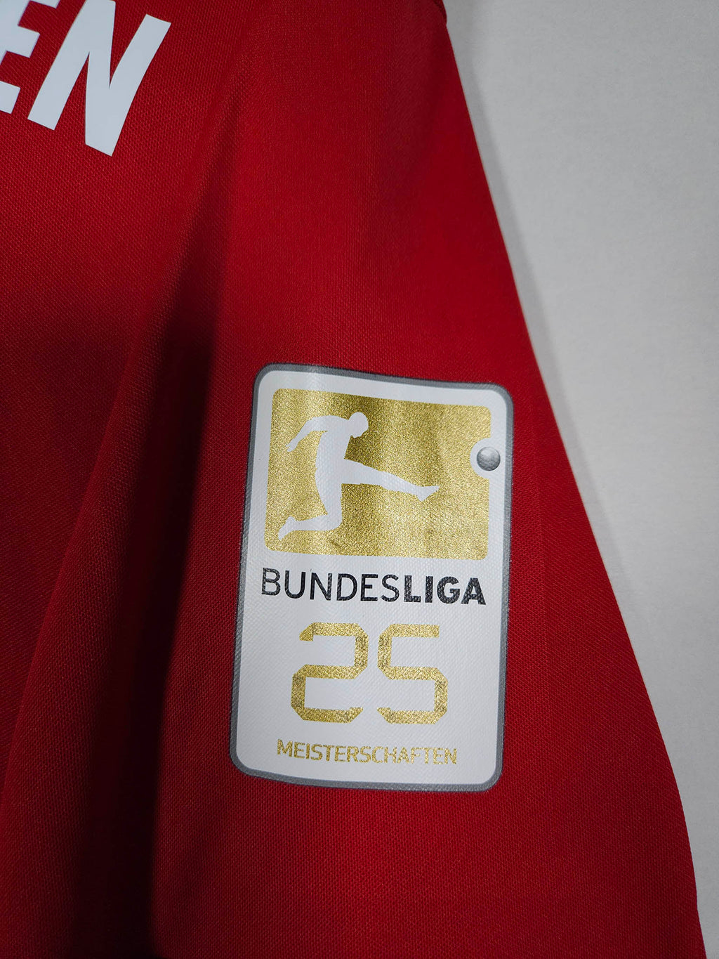 2016-17 Bayern Munich Home Shirt Vidal #23 (LS) - detailed view