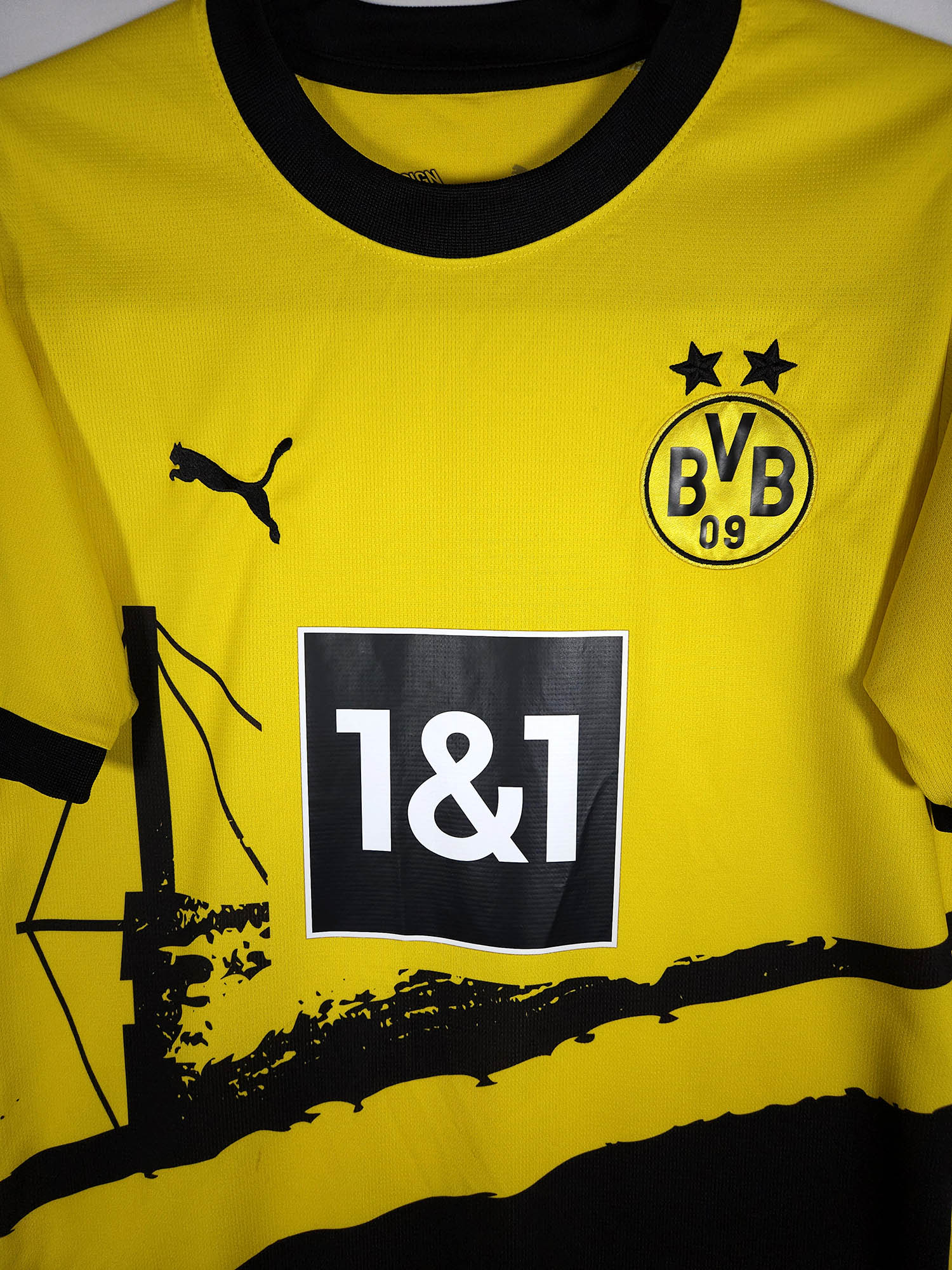 2023-24 Borussia Dortmund Home Shirt detailed view 1