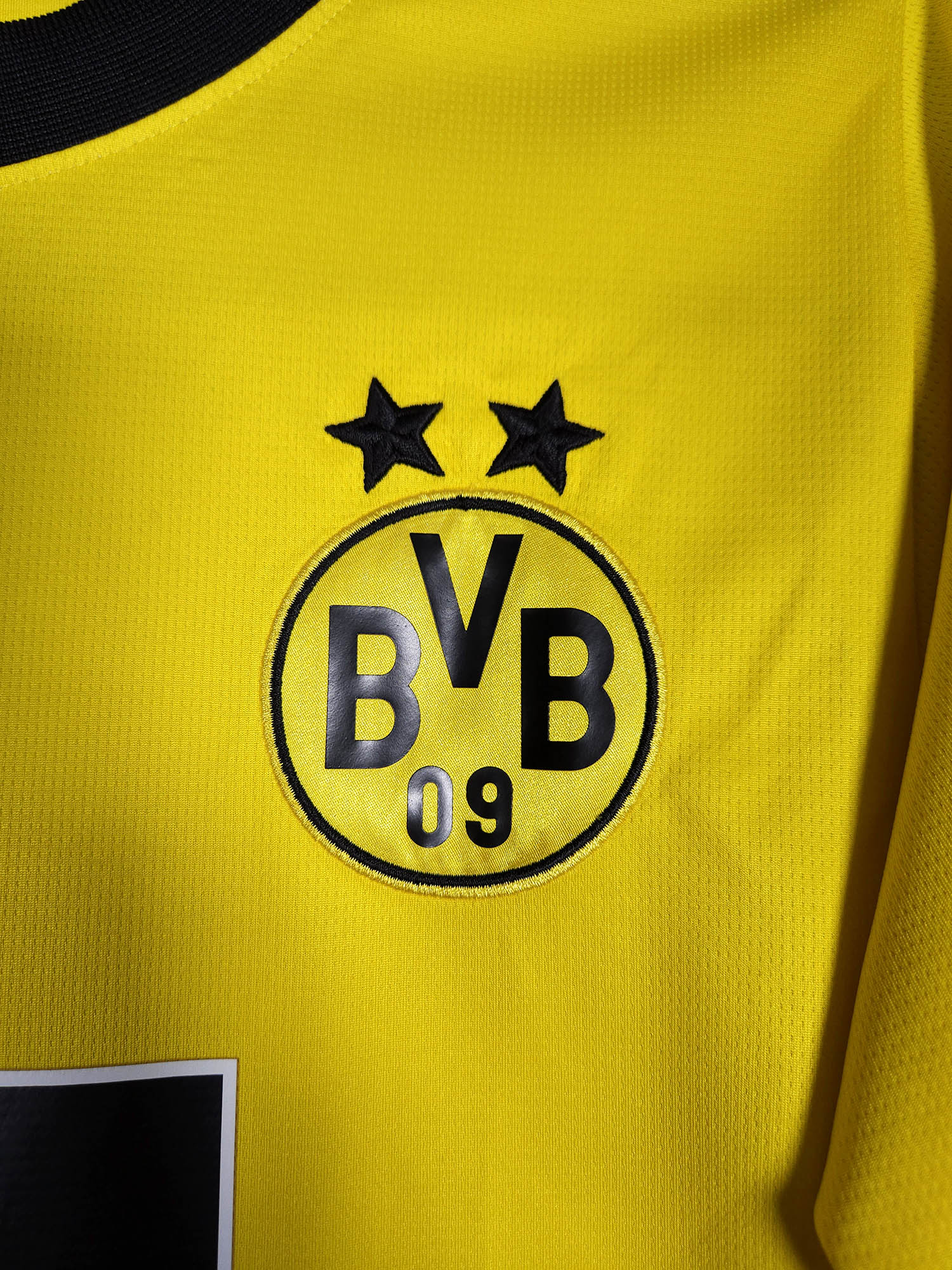 2023-24 Borussia Dortmund Home Shirt detailed view 2