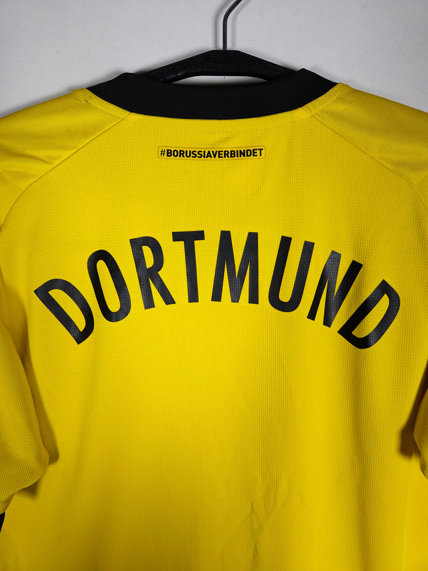 2023-24 Borussia Dortmund Home Shirt detailed view 6