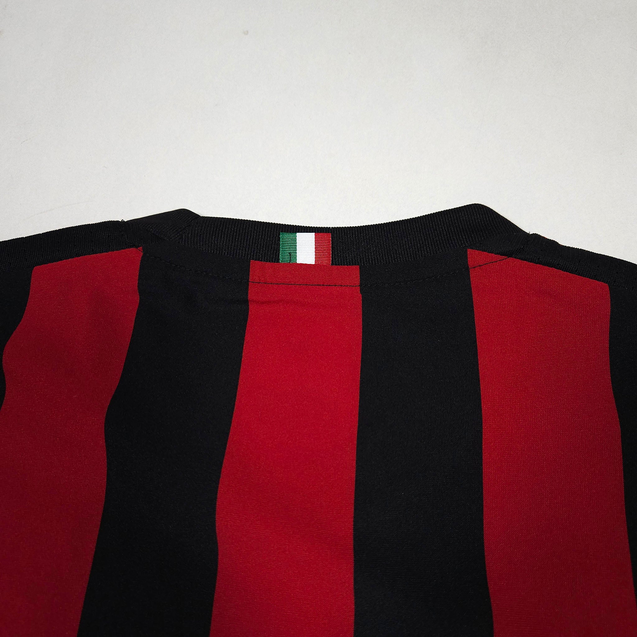 AC Milan Home Shirt 2017-18 detailed view 5