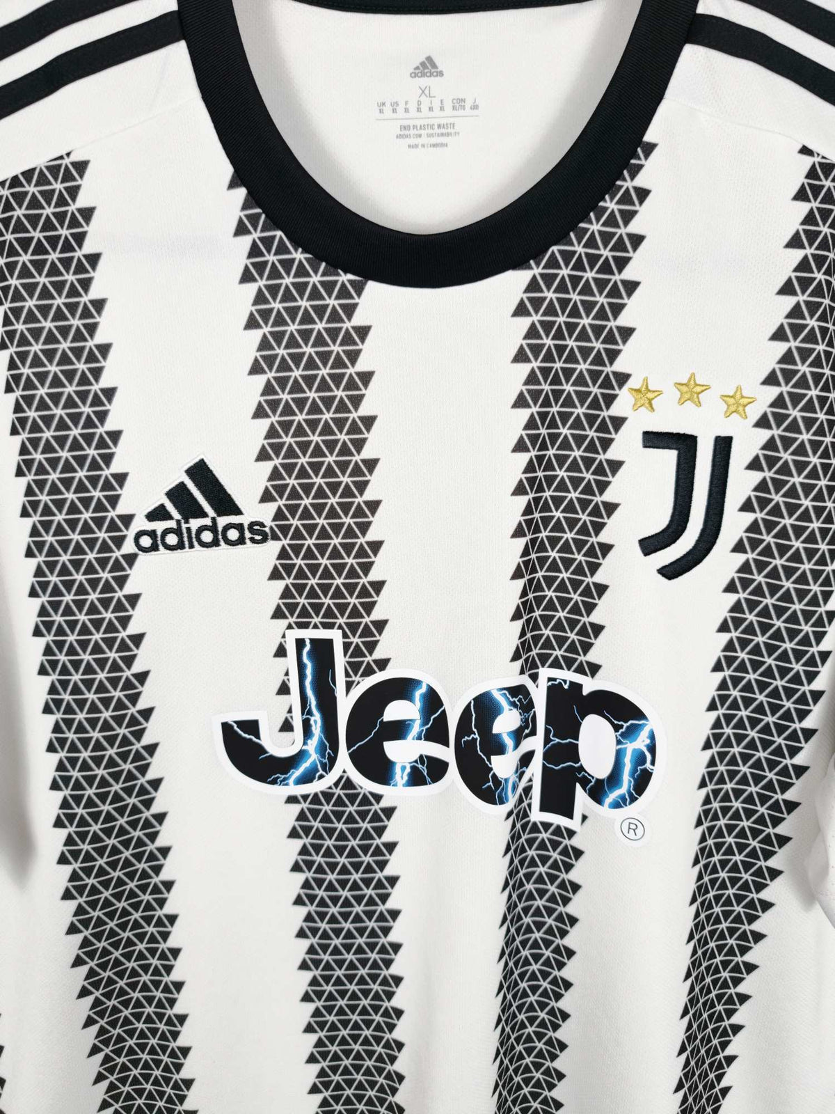 2022-23 Juventus thuisshirt - detailfoto