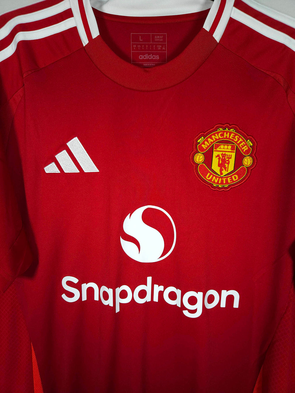 2024-25 Manchester United Home Shirt B. Fernandes #8 - detailed view