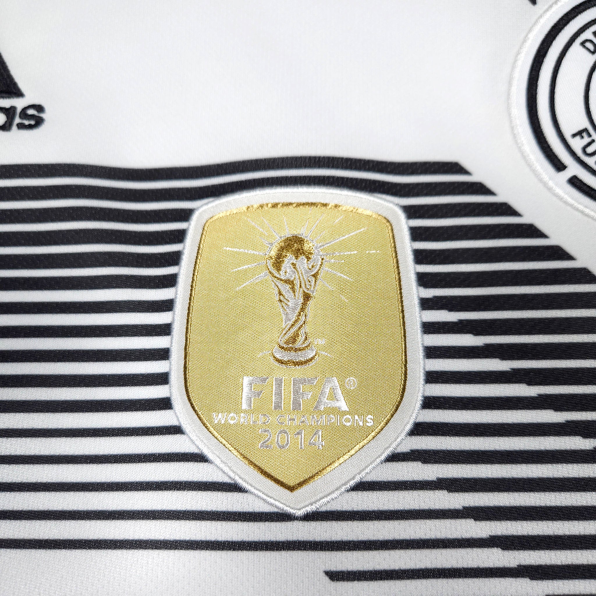 2018-19 Germany Home Shirt detailed view 4