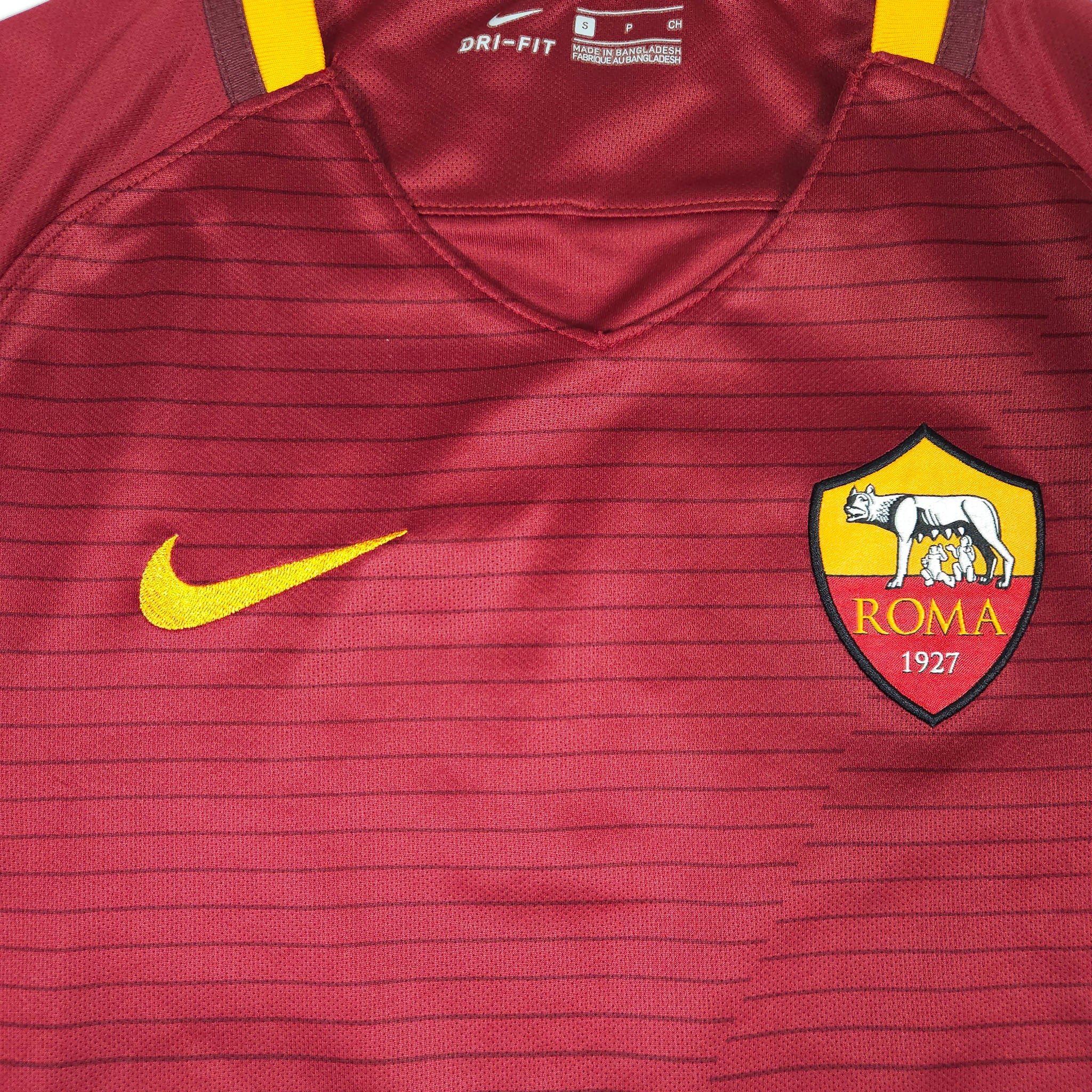 2016-17 AS Roma Home Shirt detailed view 1