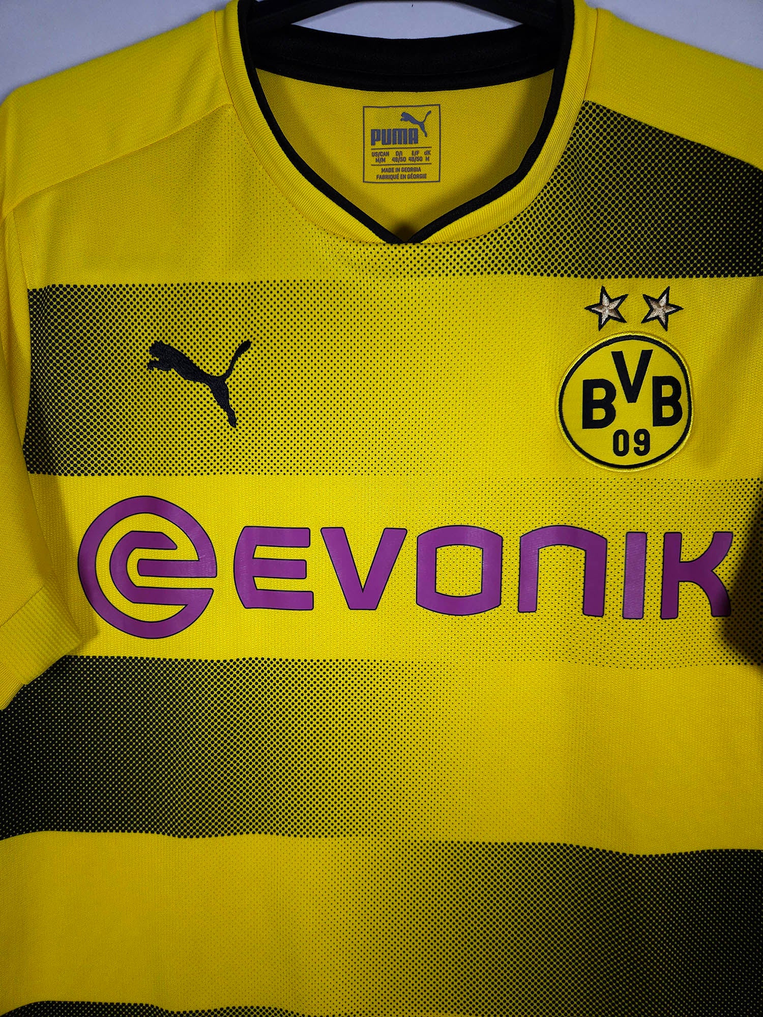 2017-18 Borussia Dortmund Home Shirt detailed view 1