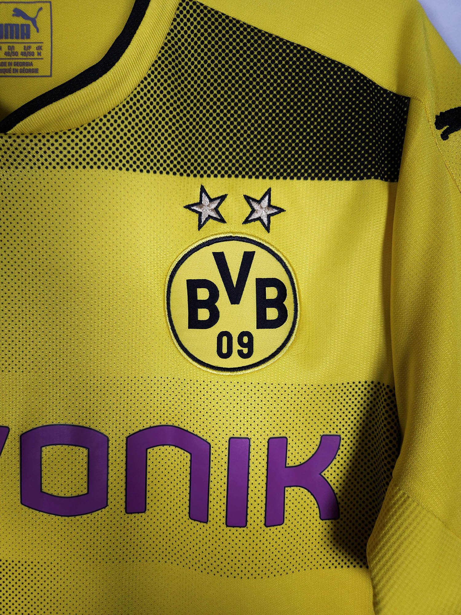 2017-18 Borussia Dortmund Home Shirt detailed view 2