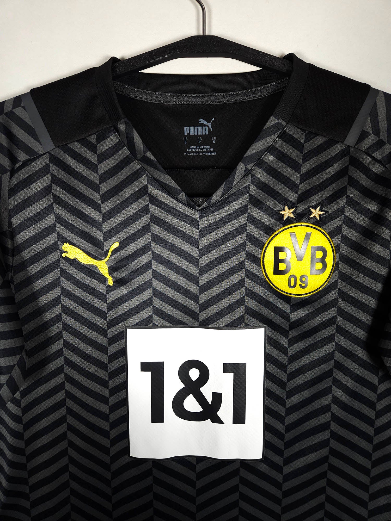 2021-22 Borussia Dortmund Away Shirt detailed view 1
