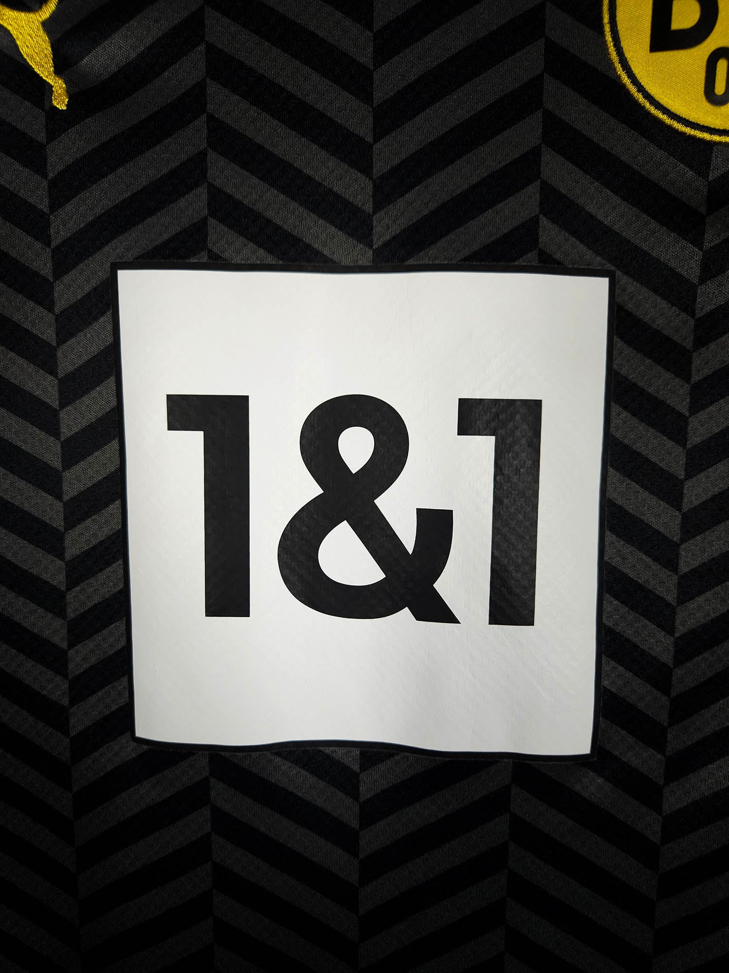 2021-22 Borussia Dortmund Away Shirt detailed view 2