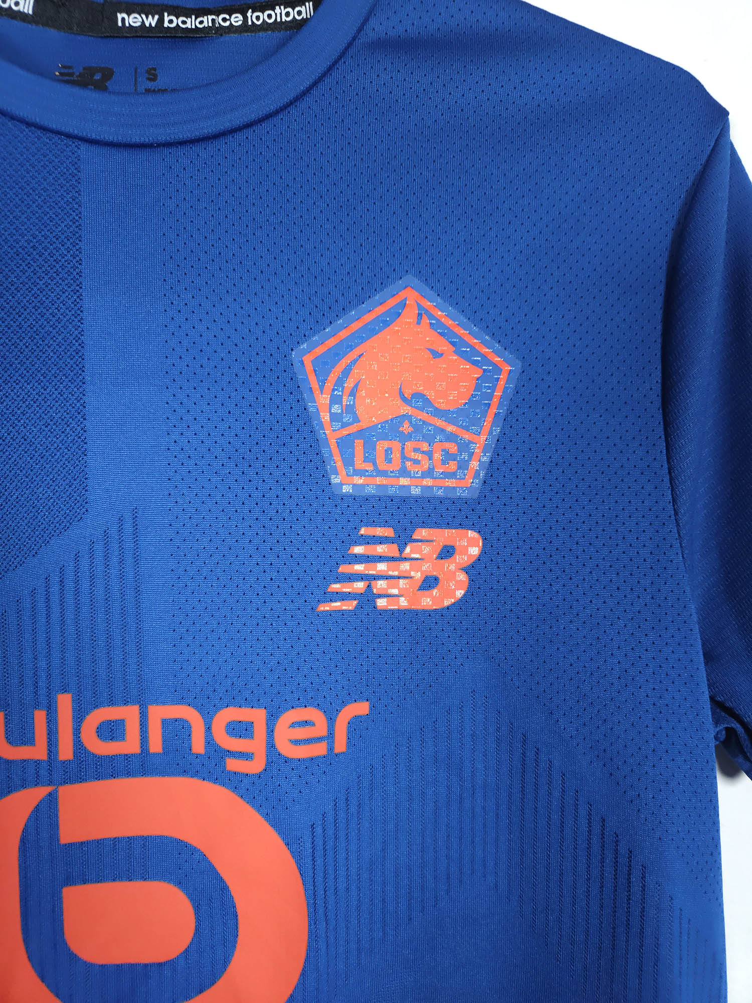 2023-24 Lille Training Shirt detailed view 2