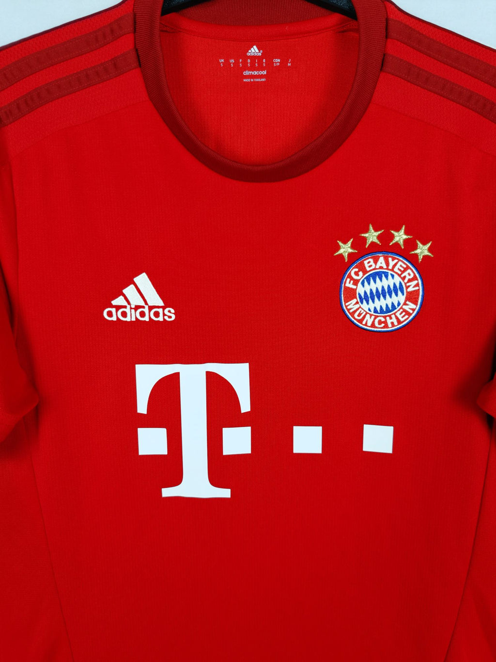 2015-16 Bayern Munich Home Shirt Robben #10 - detailed view