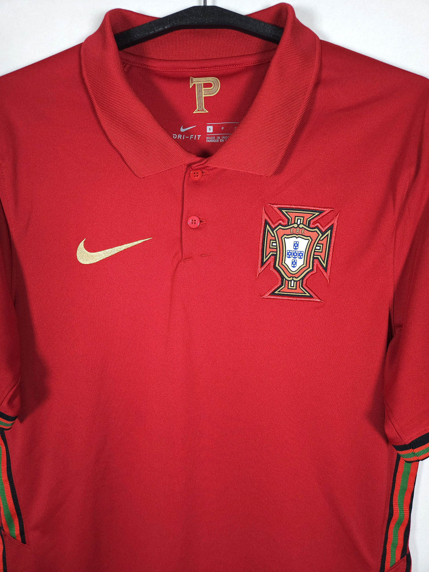 2021-22 Portugal Home Shirt detailed view 1