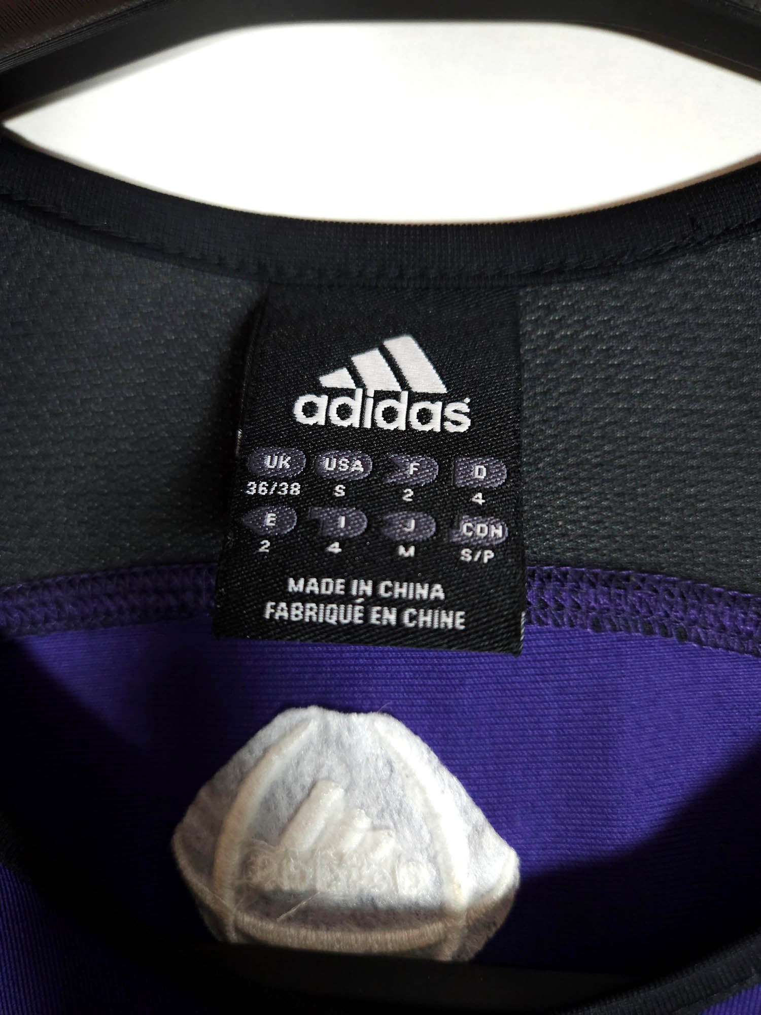 2005-06 Anderlecht Training Shirt detailed view 6