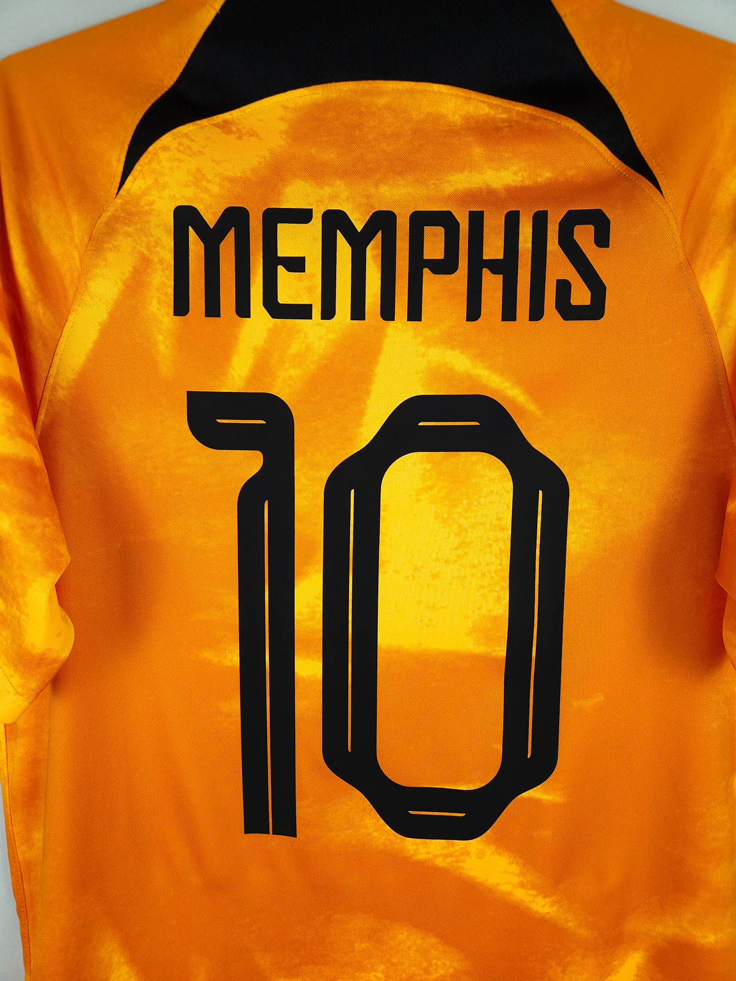 2022-23 Nederland Thuisshirt Memphis #10