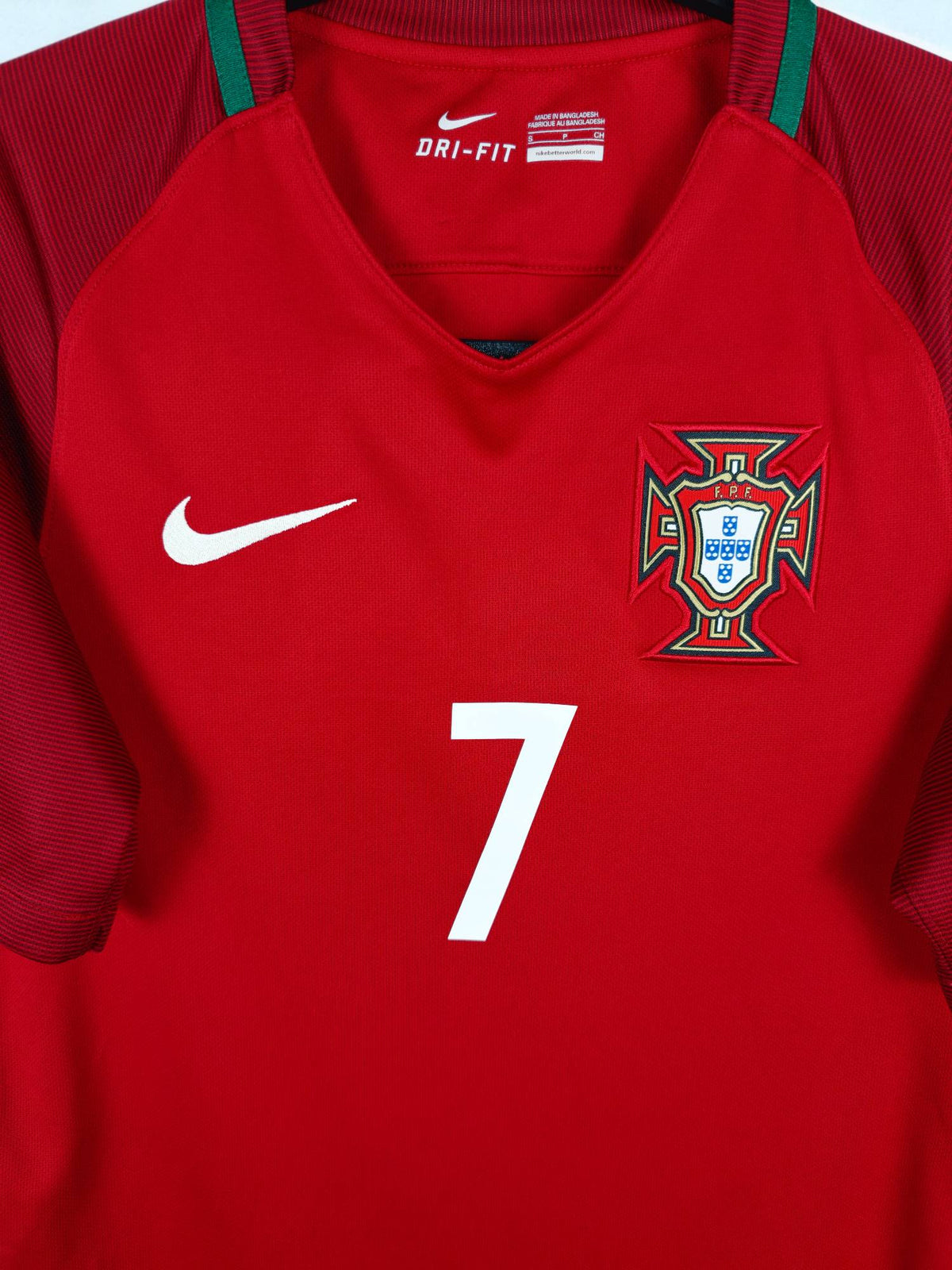 2016-17 Portugal Home Shirt Ronaldo #7 - detailed view