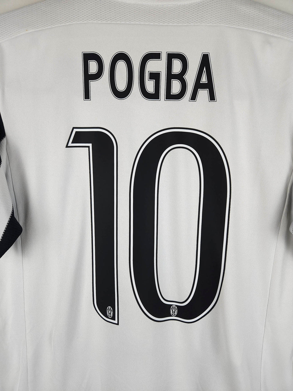 2015-16 Juventus Home Shirt Pogba #10 - detailed view