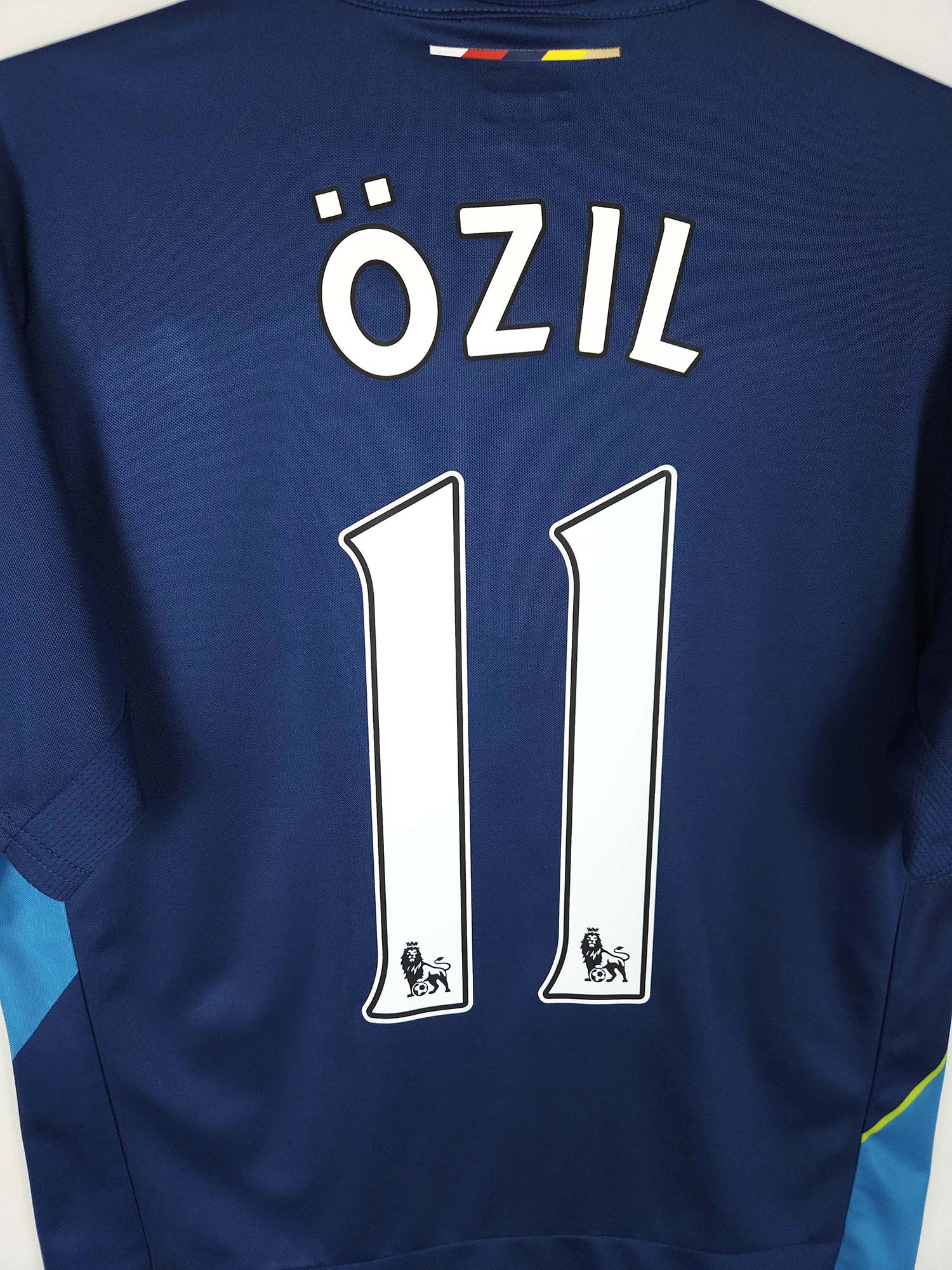 2014-15 Arsenal Third Shirt Ozil #11