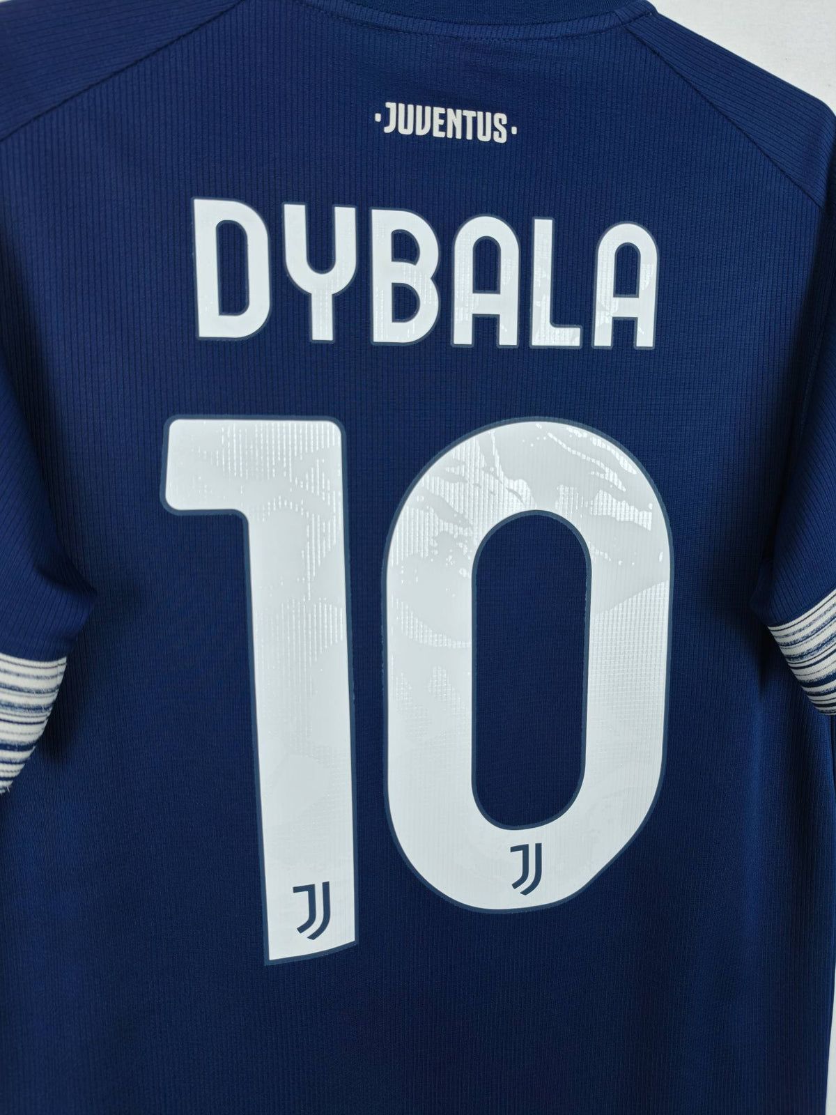 2020-21 Juventus Away Shirt Dybala #10 - detailed view