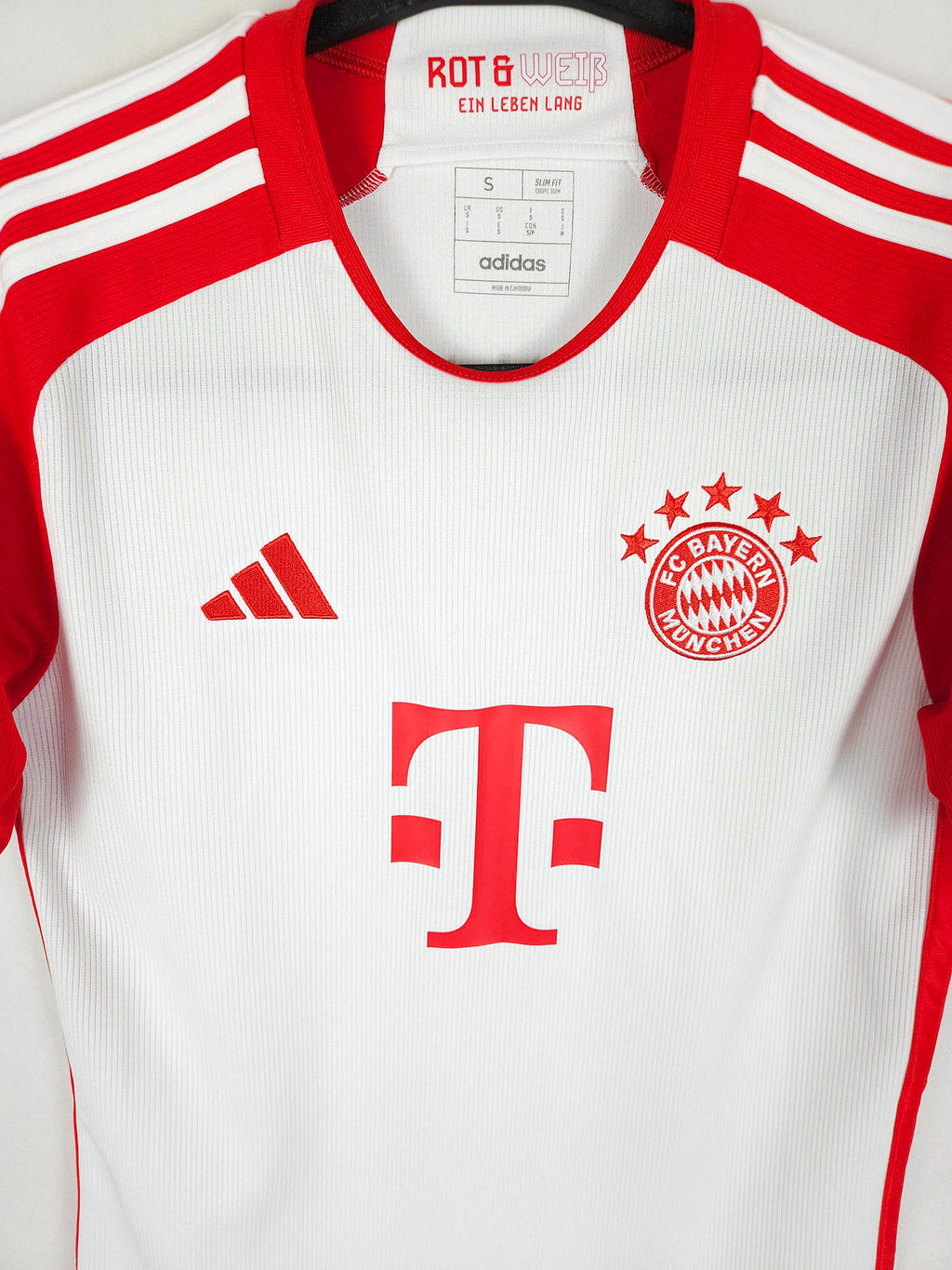 2023-24 Bayern München thuisshirt