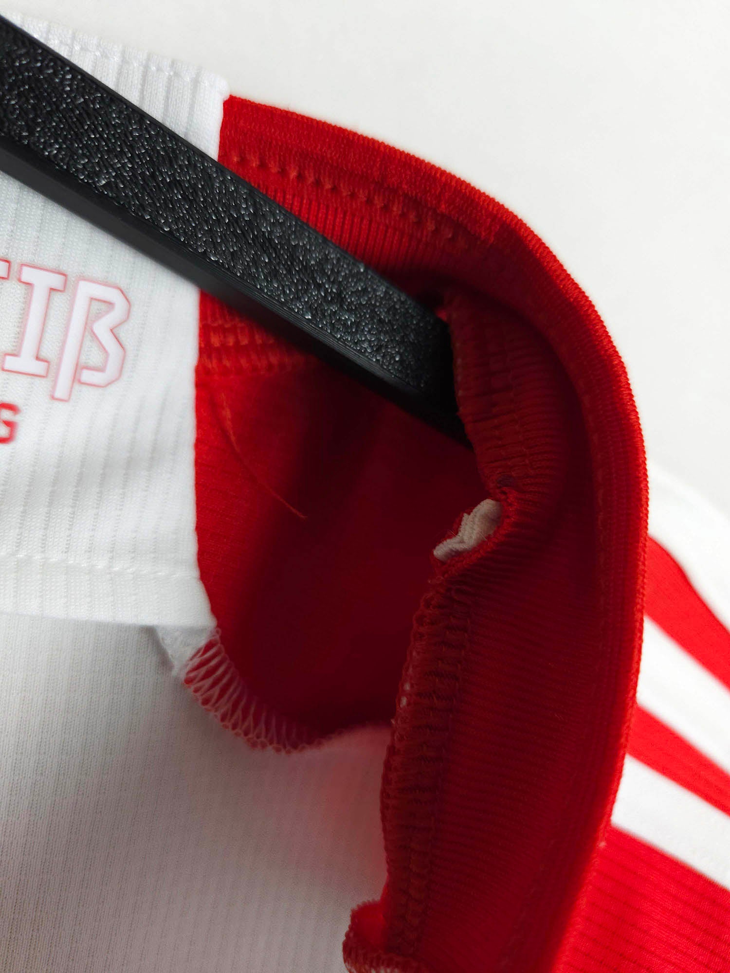 2023-24 Bayern München thuisshirt