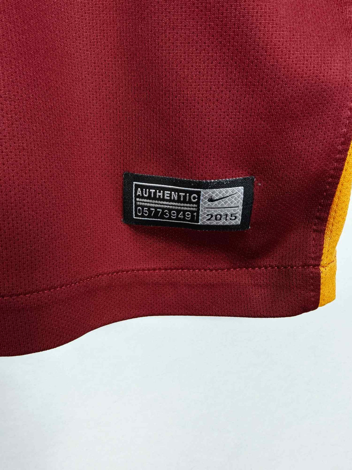 2015-16 AS Roma thuisshirt Totti #10 - detailfoto