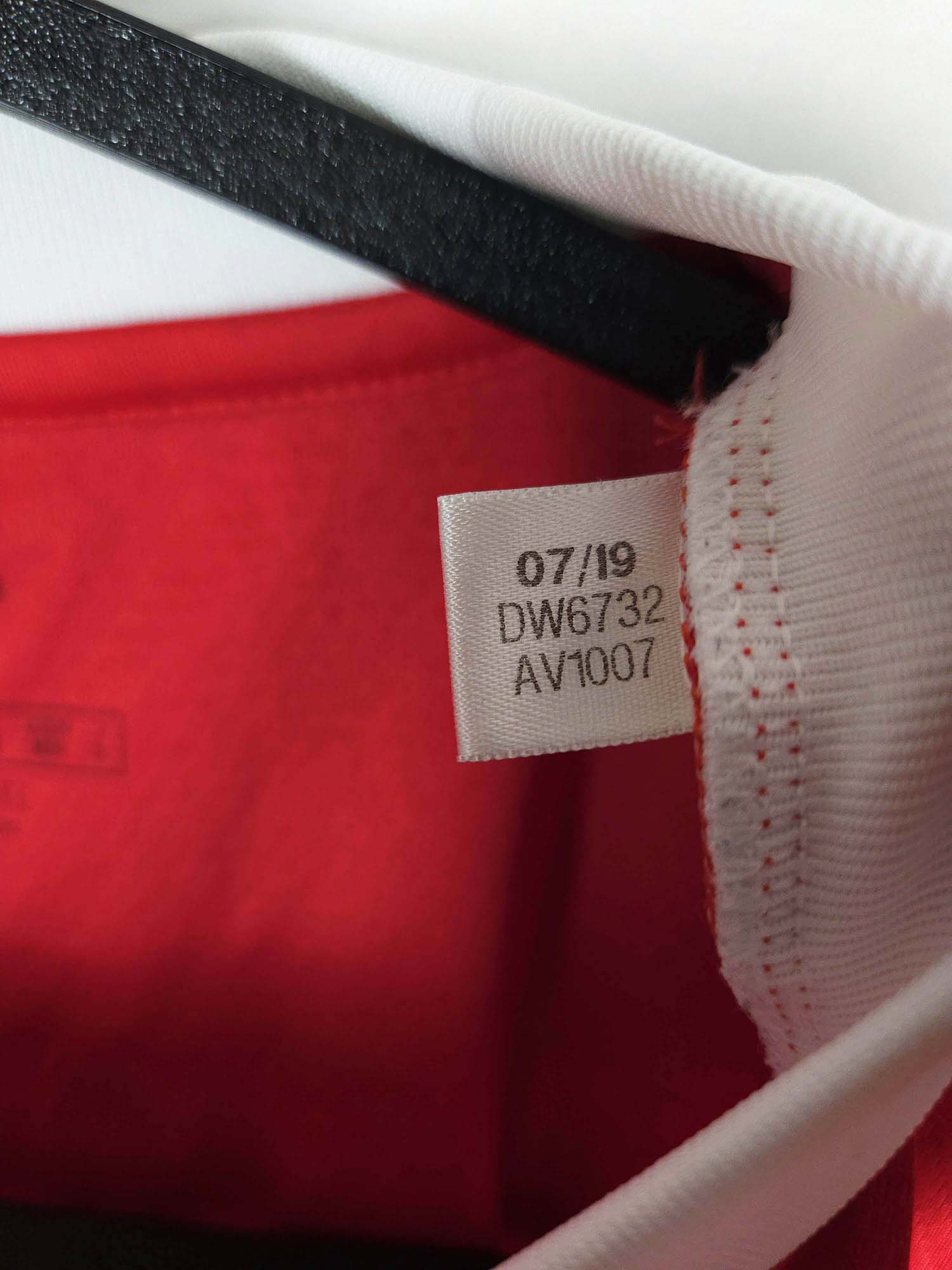 2019-20 Benfica thuisshirt