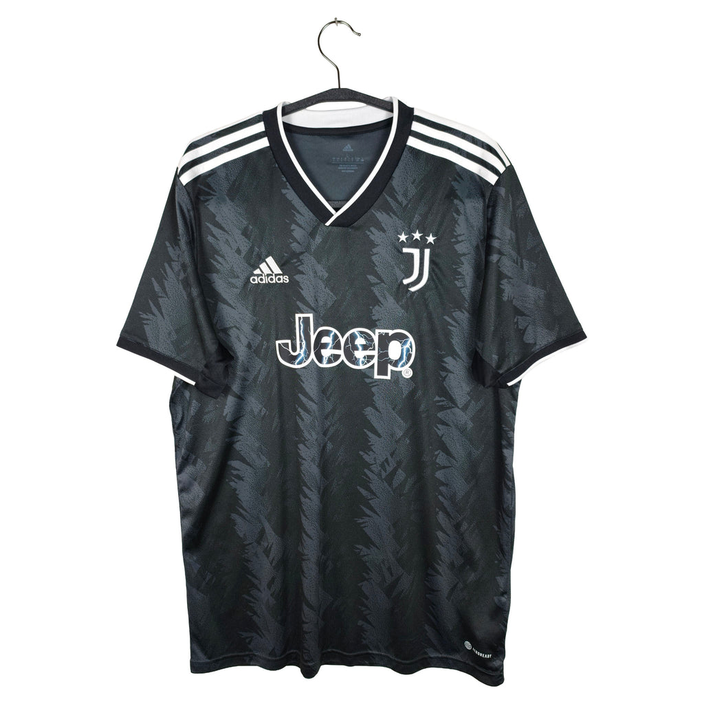 2022-23 Juventus uitshirt - voorkant