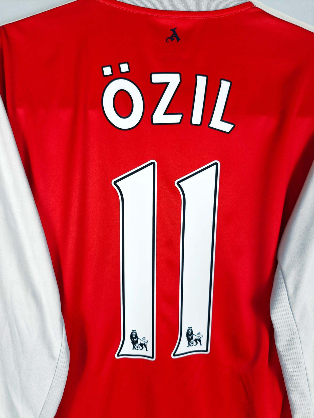 2016-17 Arsenal Home Shirt Özil #11 (LS) - detailed view