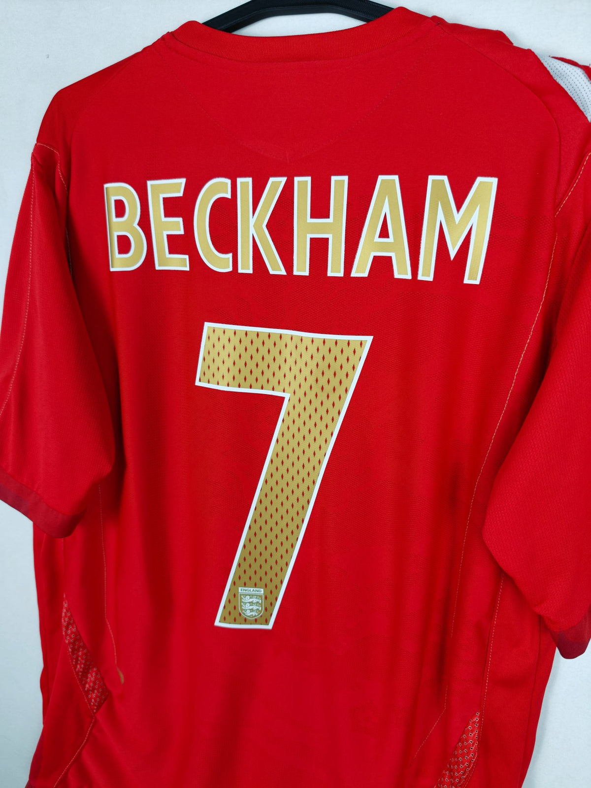 2006-08 England Away Shirt Beckham #7 - detailed view
