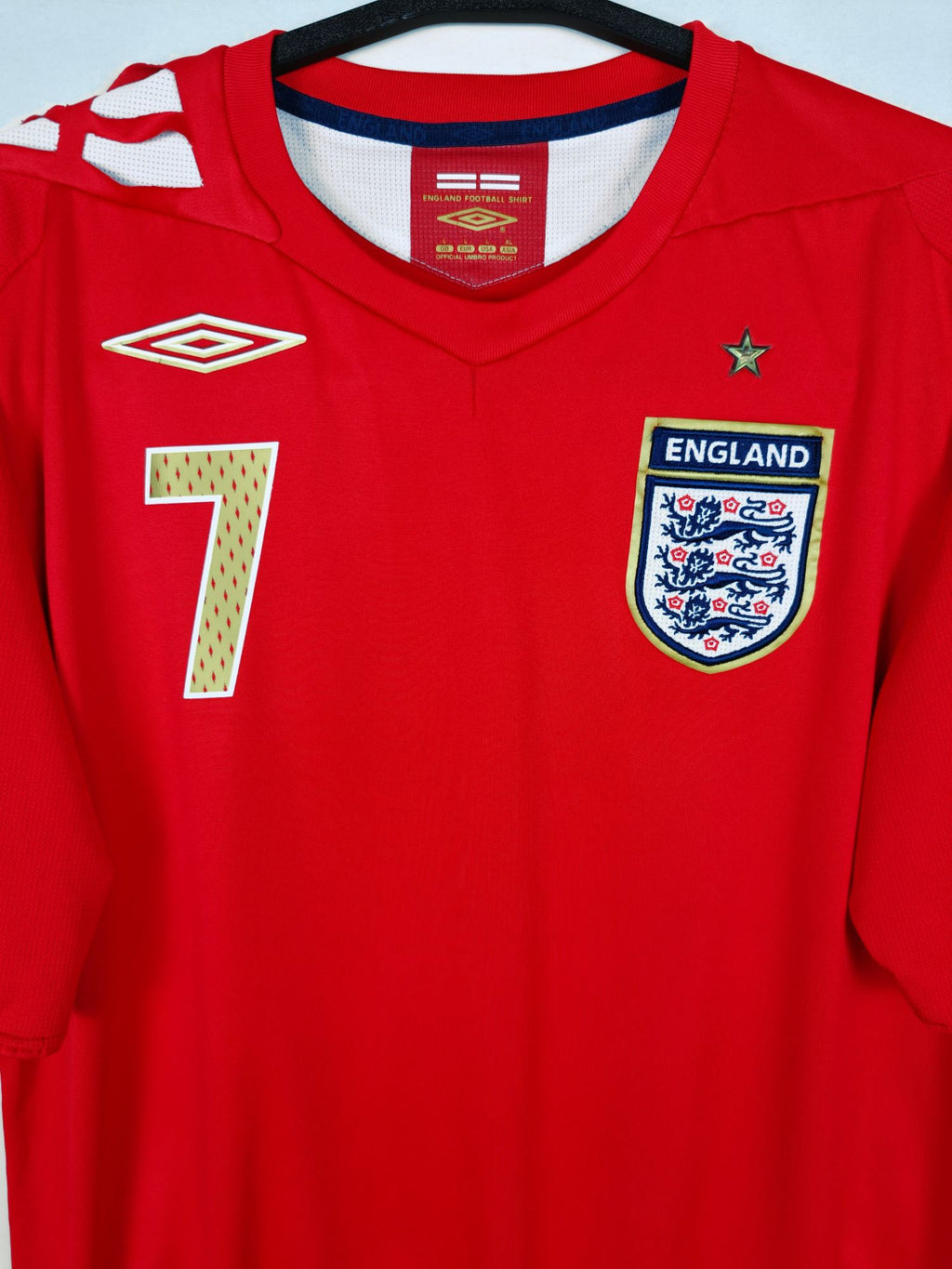 2006-08 England Away Shirt Beckham #7 - detailed view