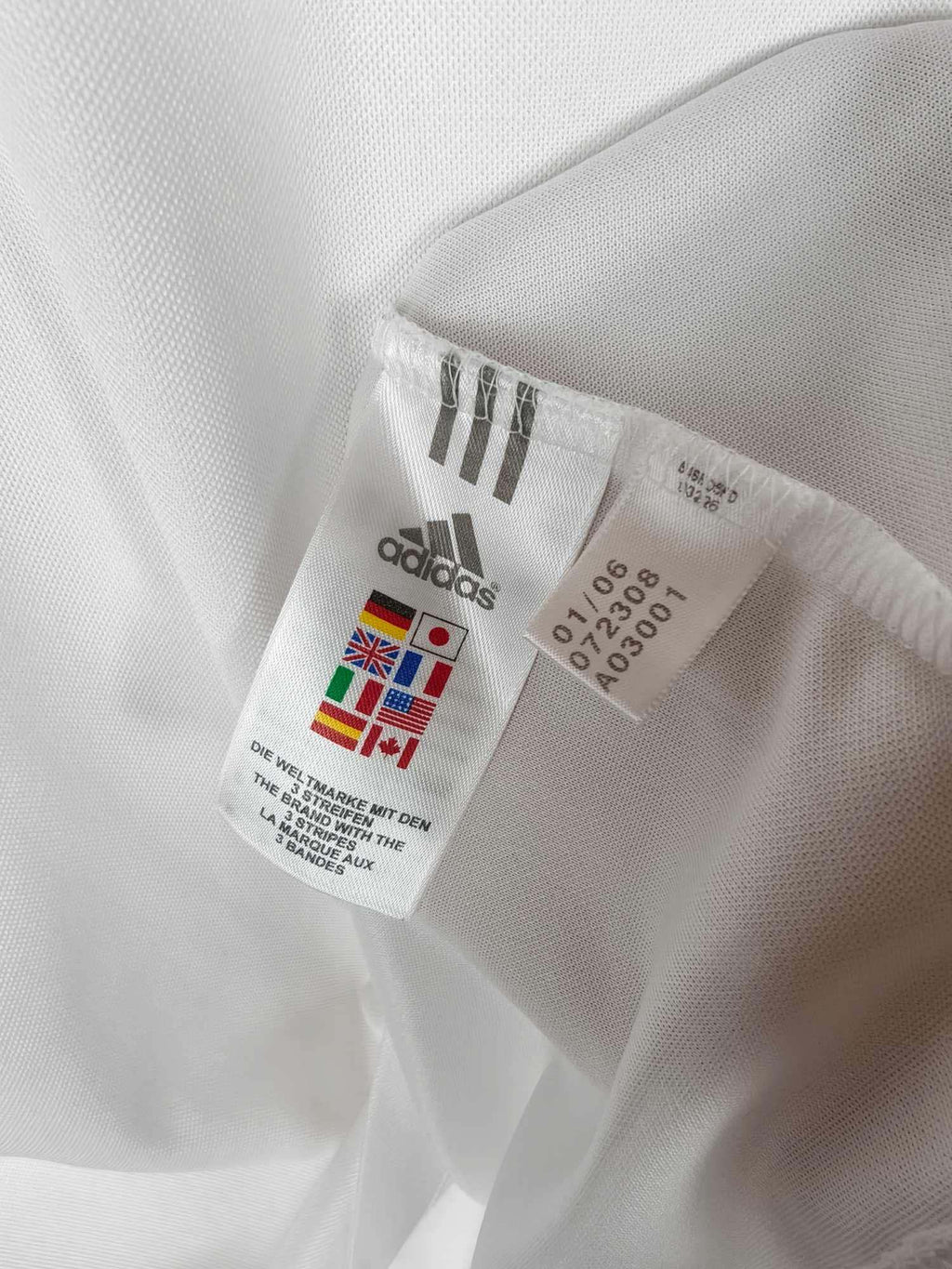 2006-08 Greece Away Shirt - detailed view