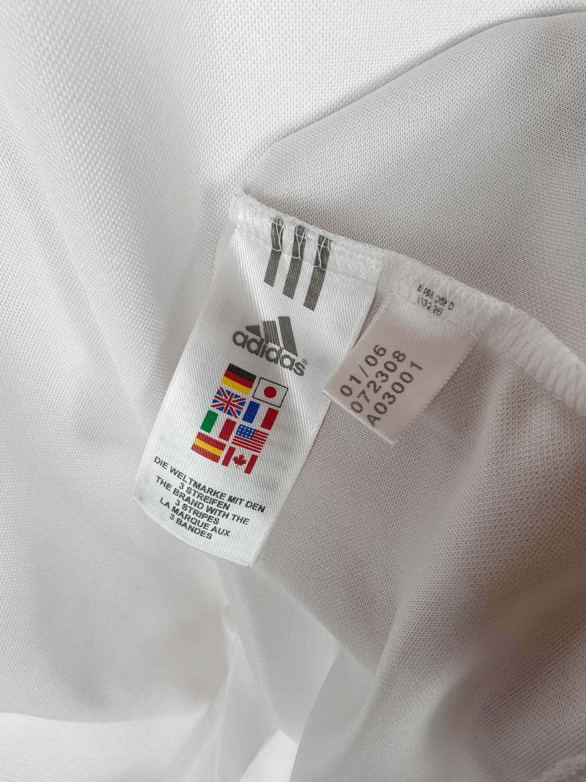 2006-08 Greece Away Shirt - detailed view