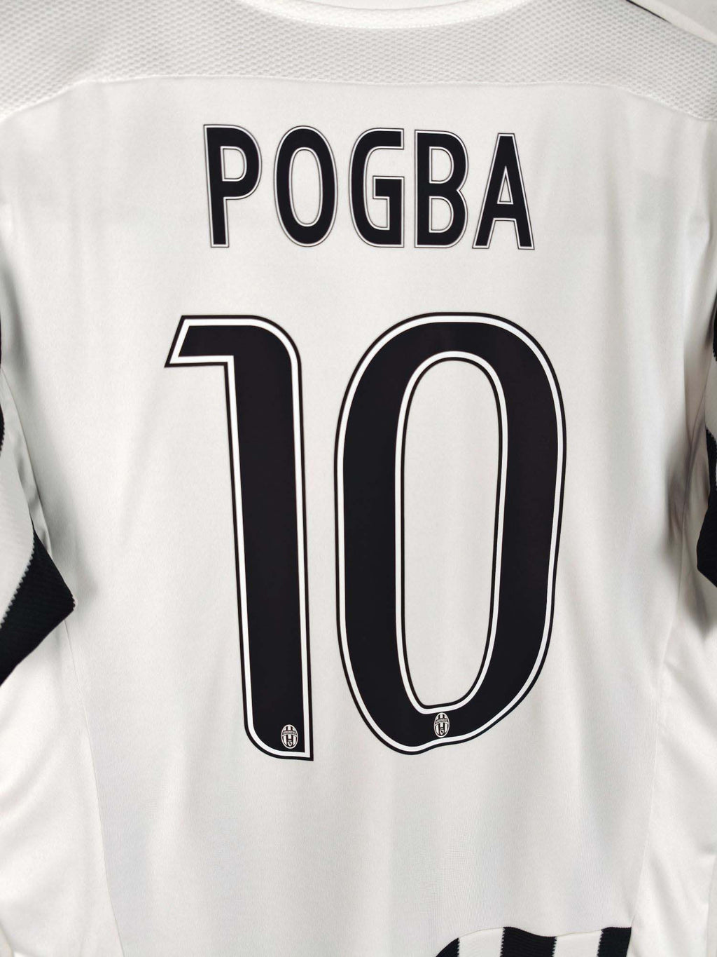 2015-16 Juventus Home Shirt Pogba #10 - detailed view