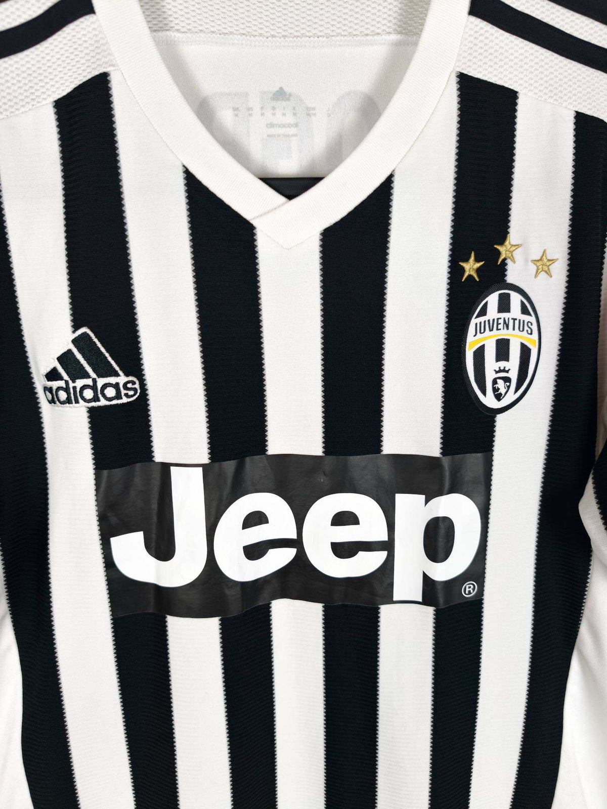 2015-16 Juventus Home Shirt Pogba #10 - detailed view