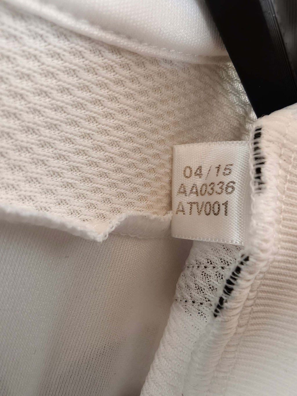 2015-16 Juventus Home Shirt Pogba #10 - detailed view